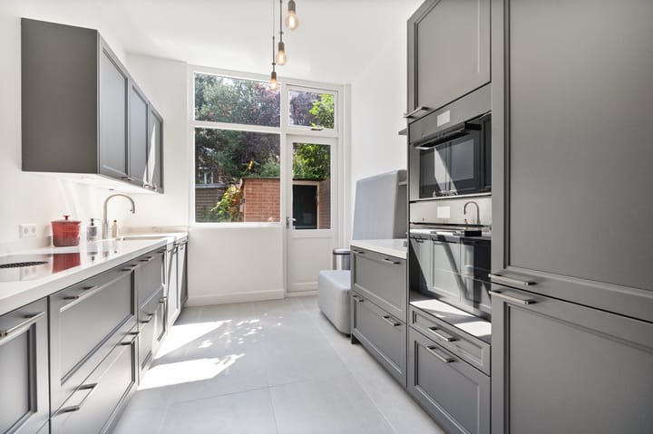Tussenwoning te koop: Van Boetzelaerlaan 187, 'S-Gravenhage