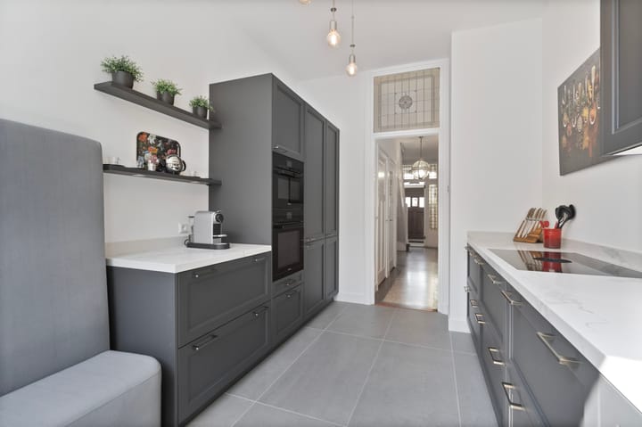 Tussenwoning te koop: Van Boetzelaerlaan 187, 'S-Gravenhage