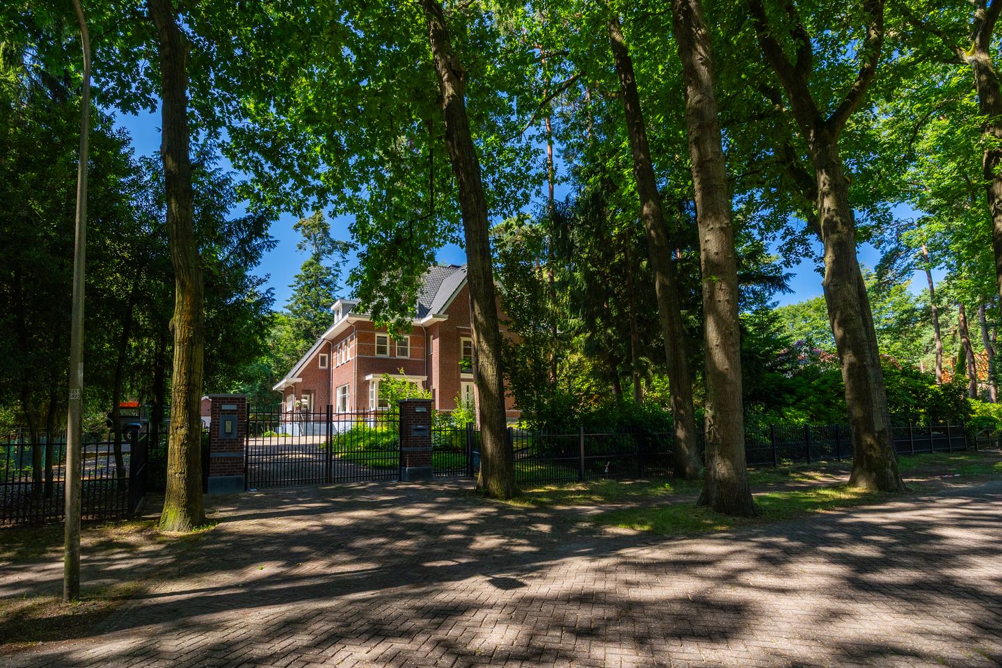 Photo 4 of Duinweg 11