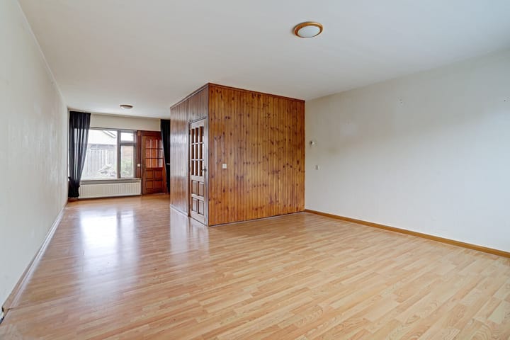 Tussenwoning te koop: Hertogshoef 67, Raamsdonksveer