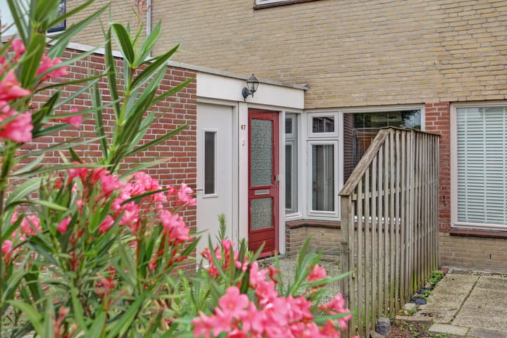 Tussenwoning te koop: Hertogshoef 67, Raamsdonksveer