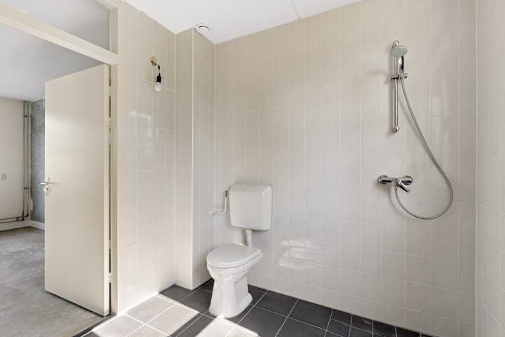 Tussenwoning te koop: Leemwierde 147, Almere