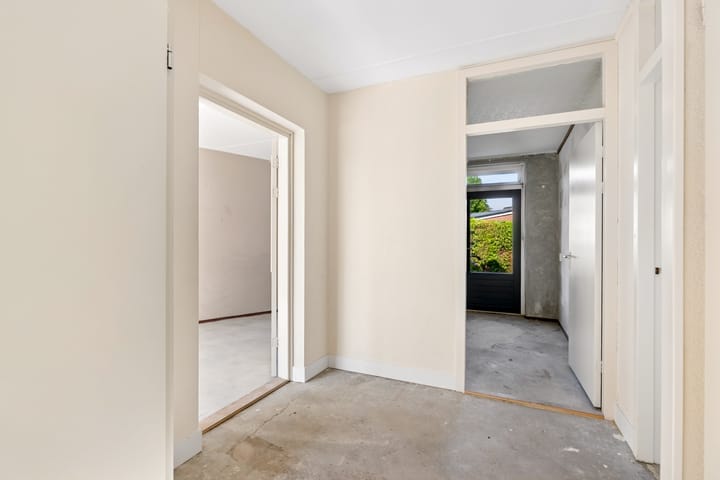 Tussenwoning te koop: Leemwierde 147, Almere