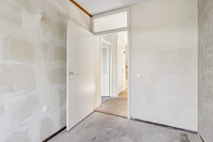 Tussenwoning te koop: Leemwierde 147, Almere