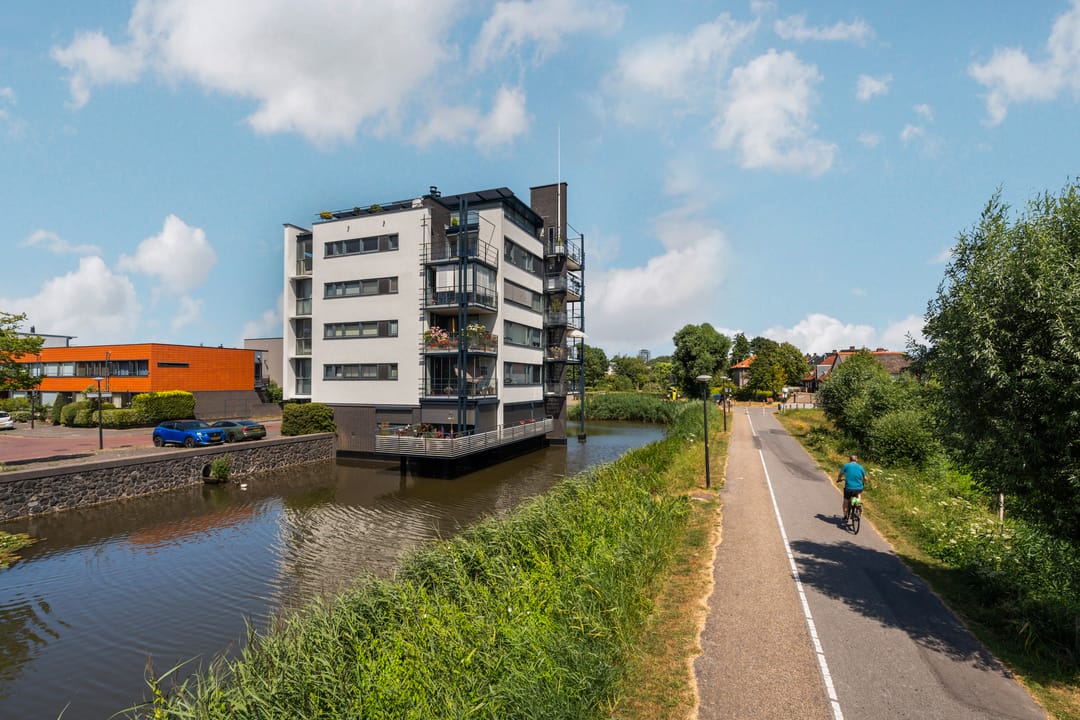 Photo 1 of Waterlandsingel 14-A