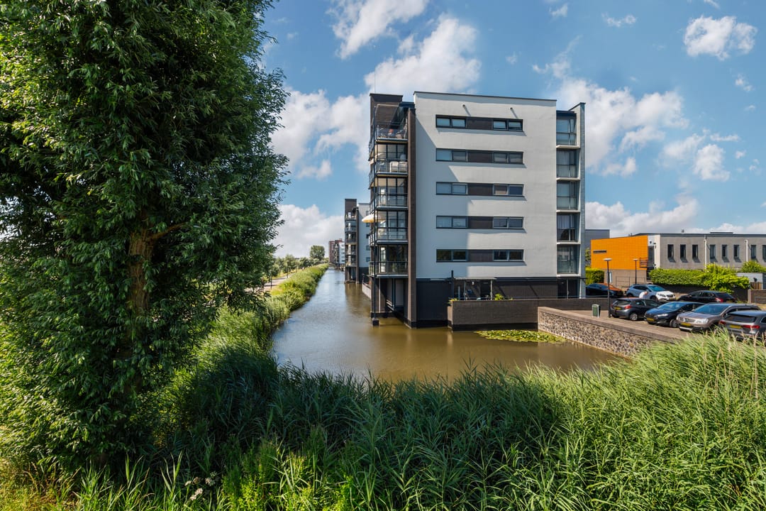 Photo 31 of Waterlandsingel 14-A