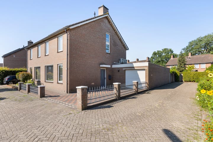 Twee-onder-één-kap te koop: Kastanjelaan 53, Made