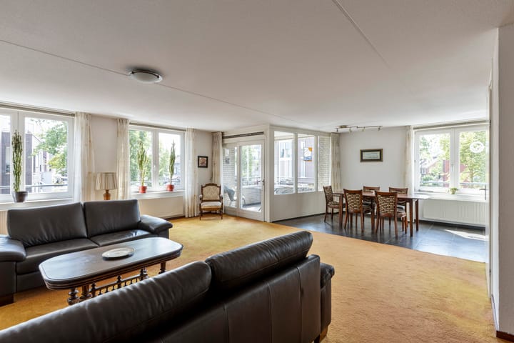 Photo 2 of Hendrik Veenemanstraat 4-E