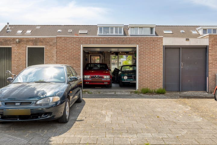 Photo 4 of Bunschotenstraat 77