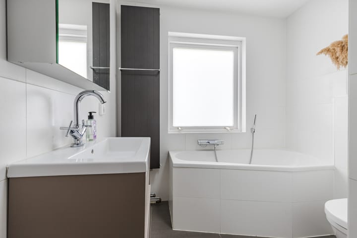 Twee-onder-één-kap te koop: Waterstraat 56, Halsteren