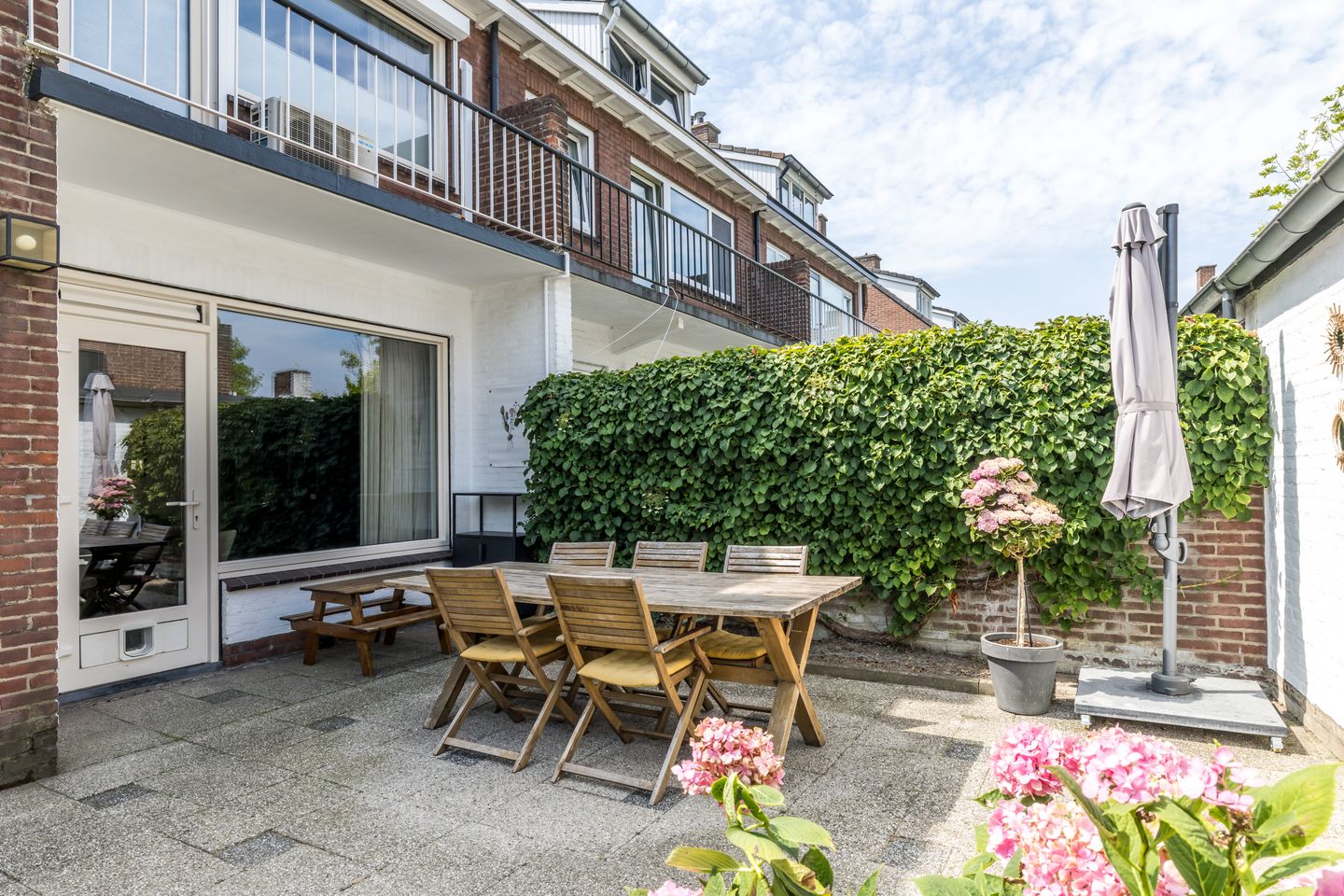 Photo 35 of Petroniusstraat 1