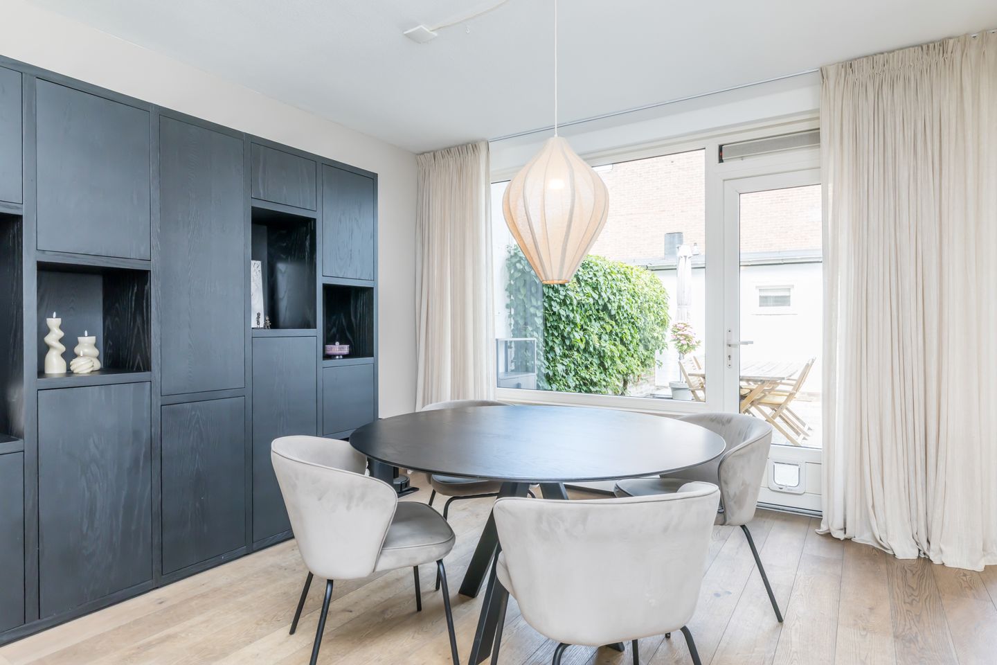 Photo 10 of Petroniusstraat 1