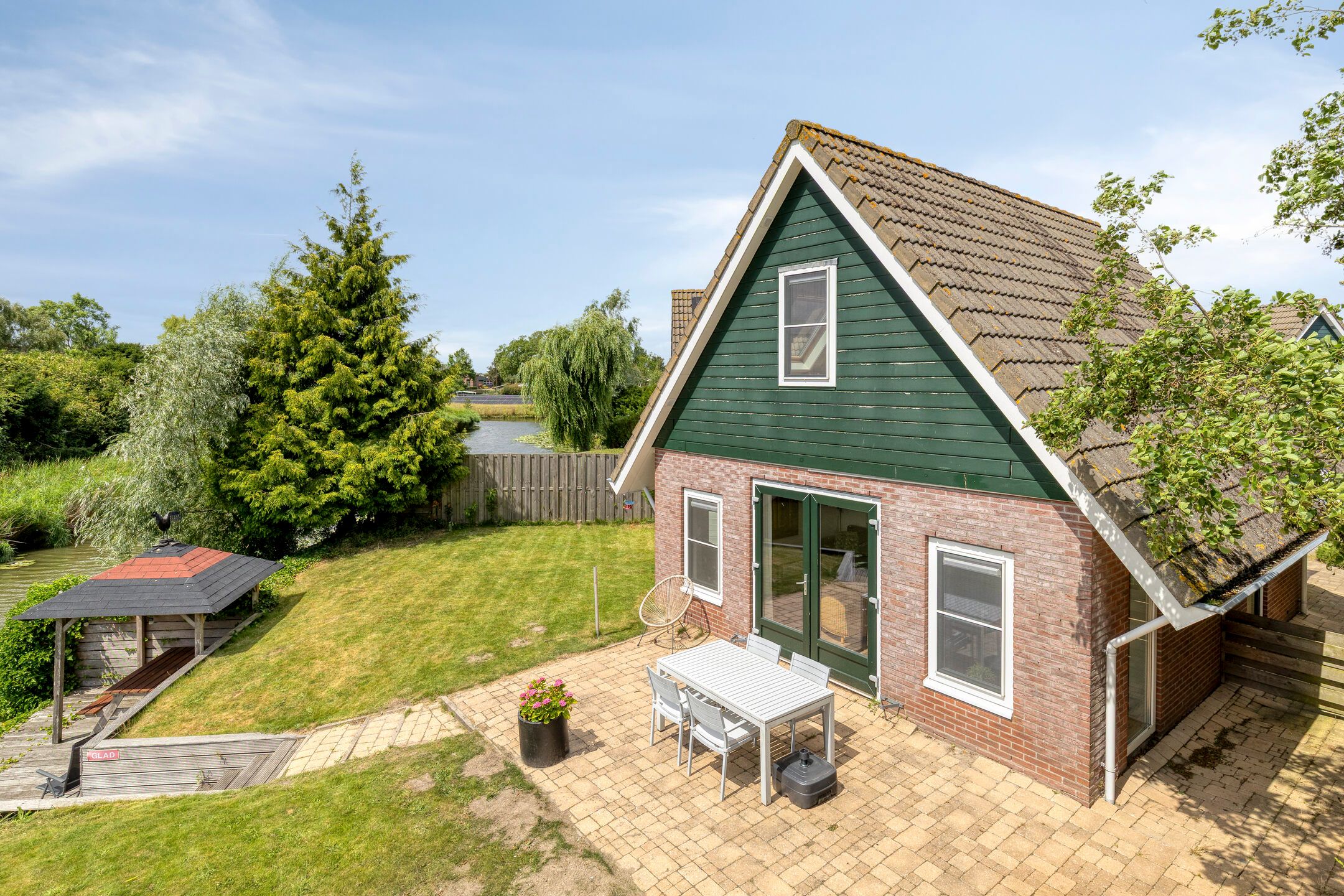 2-bedroom freehold villa in Opperdoes — photo 1 of 5