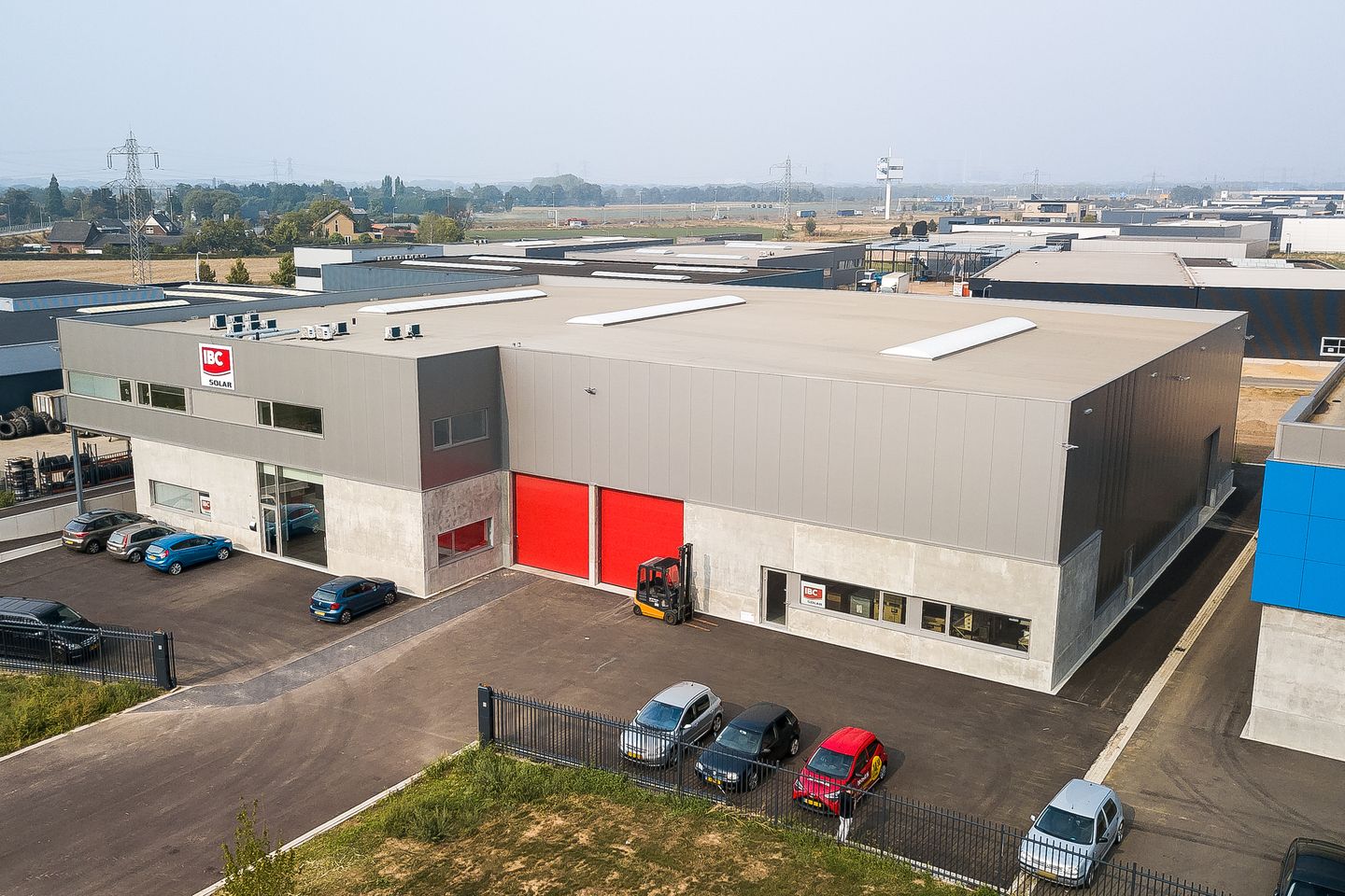 Bekijk foto 1 van Industrieweg 1 A en B