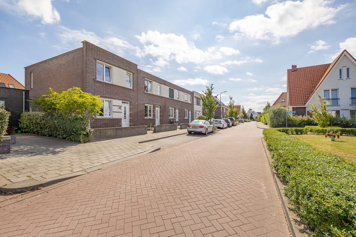 Photo 3 of Elvis Presleystraat 7