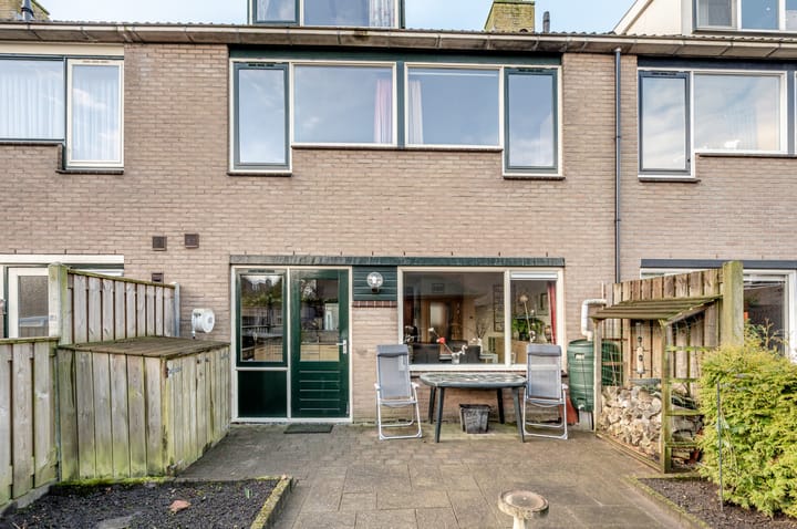 Tussenwoning te koop: Urkmeen 4, Harderwijk