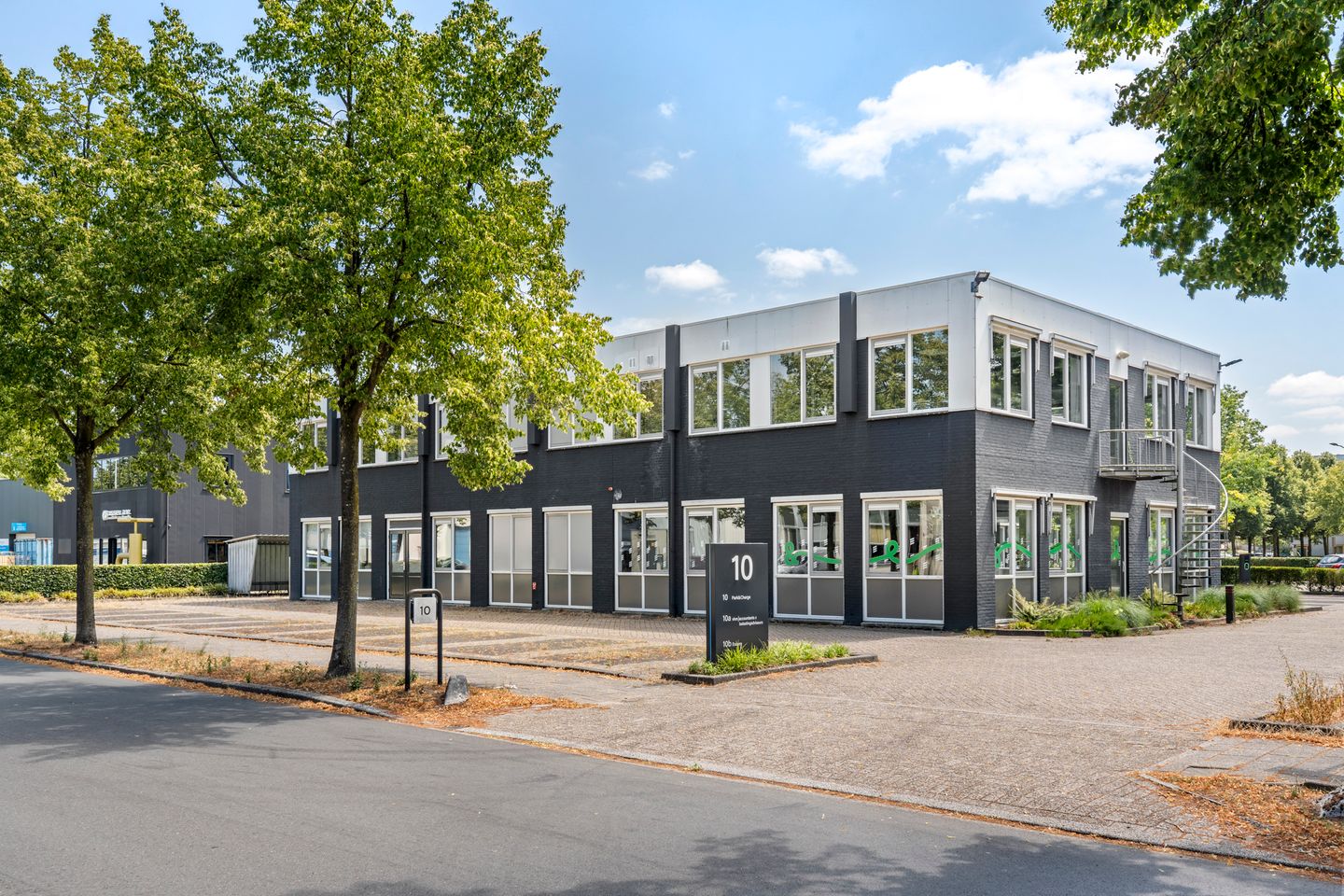 Bekijk foto 4 van Fokkerstraat 10