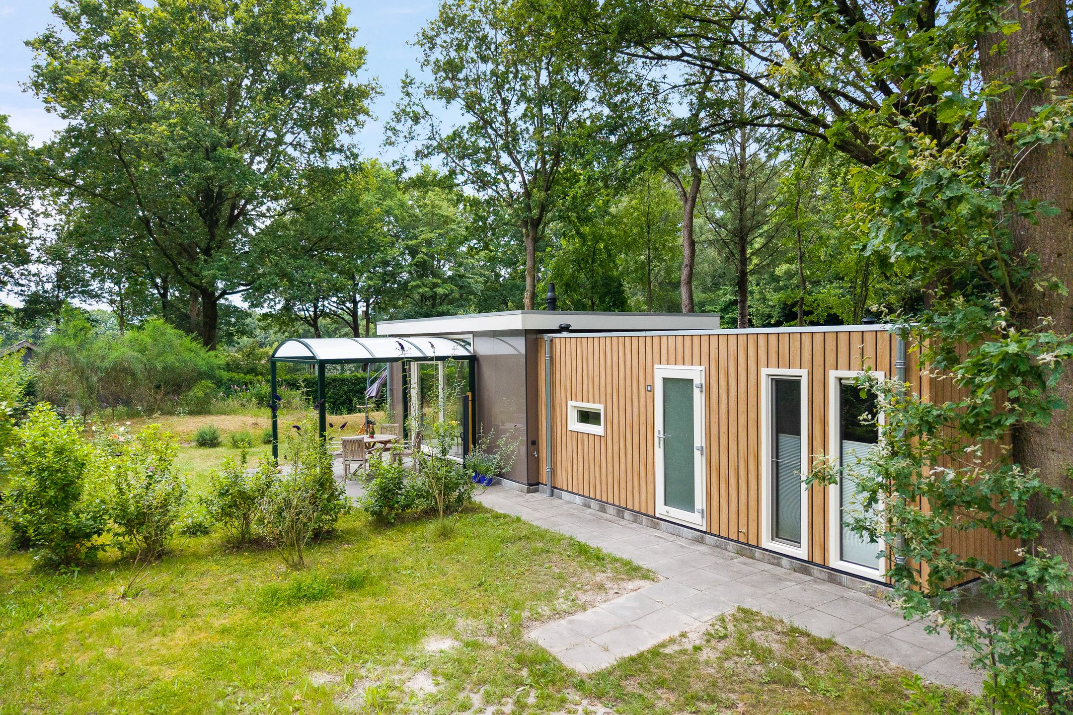 2-bedroom freehold villa in Een — photo 3 of 5