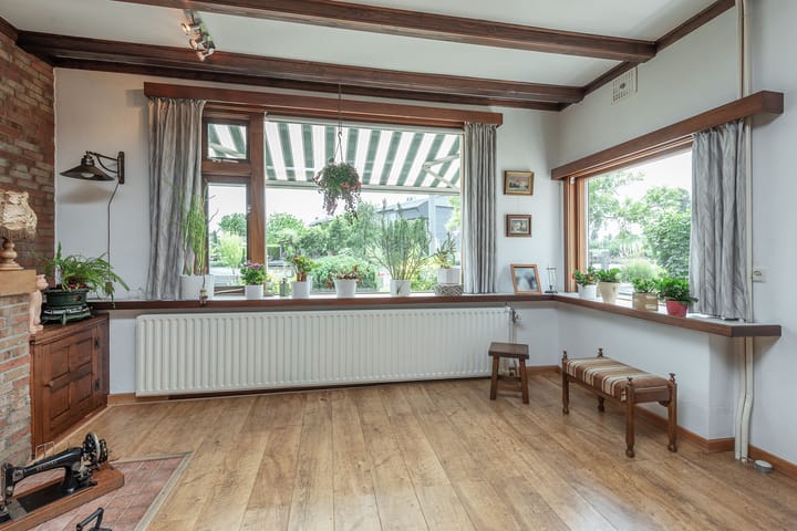 Twee-onder-één-kap te koop: Aalsmeerderdijk 325, Aalsmeerderbrug