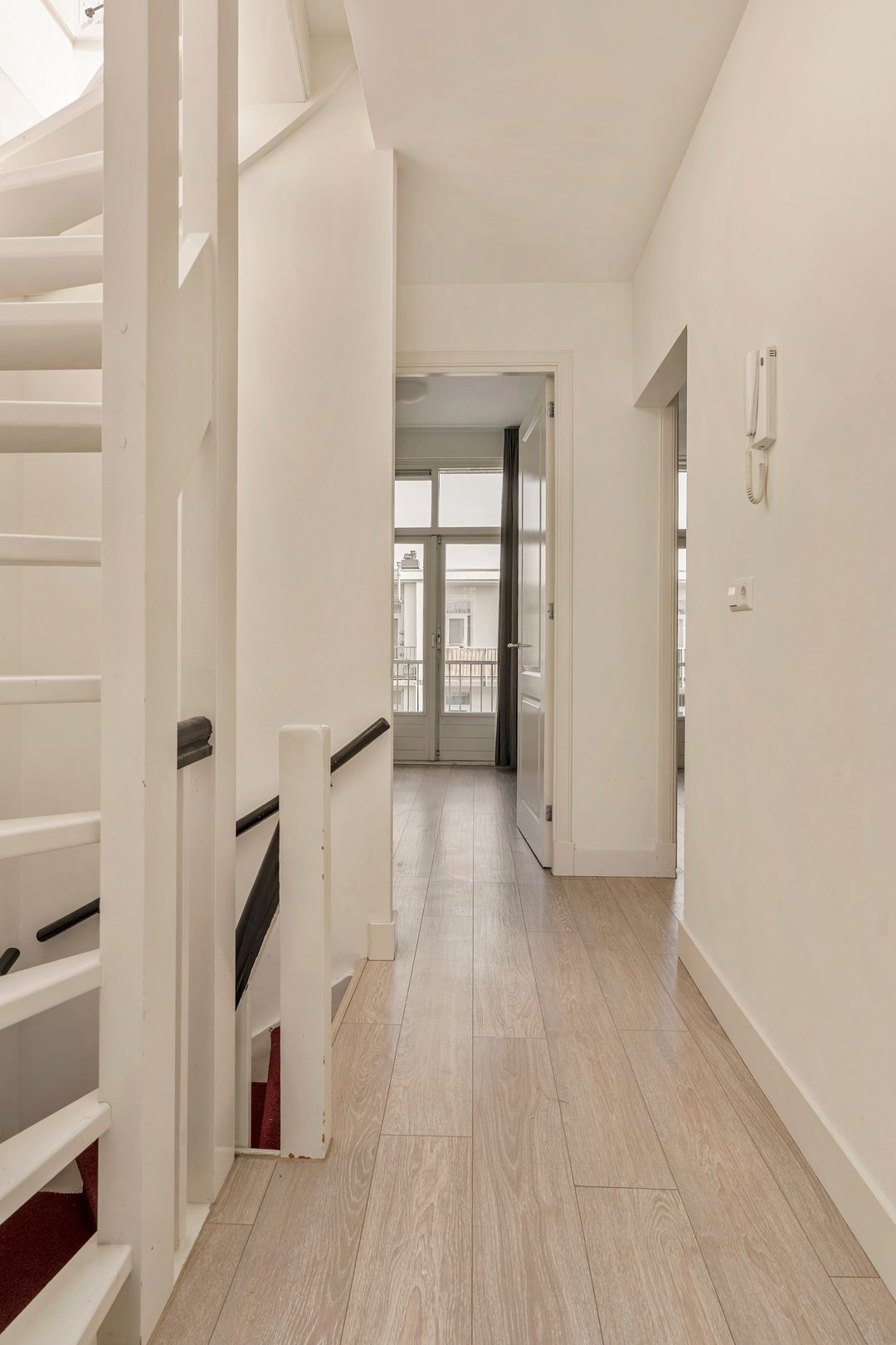 Photo 8 of Van Spilbergenstraat 136-3