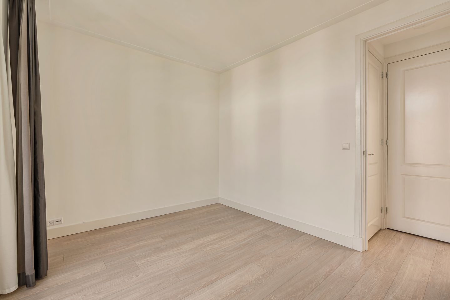 Photo 10 of Van Spilbergenstraat 136-3