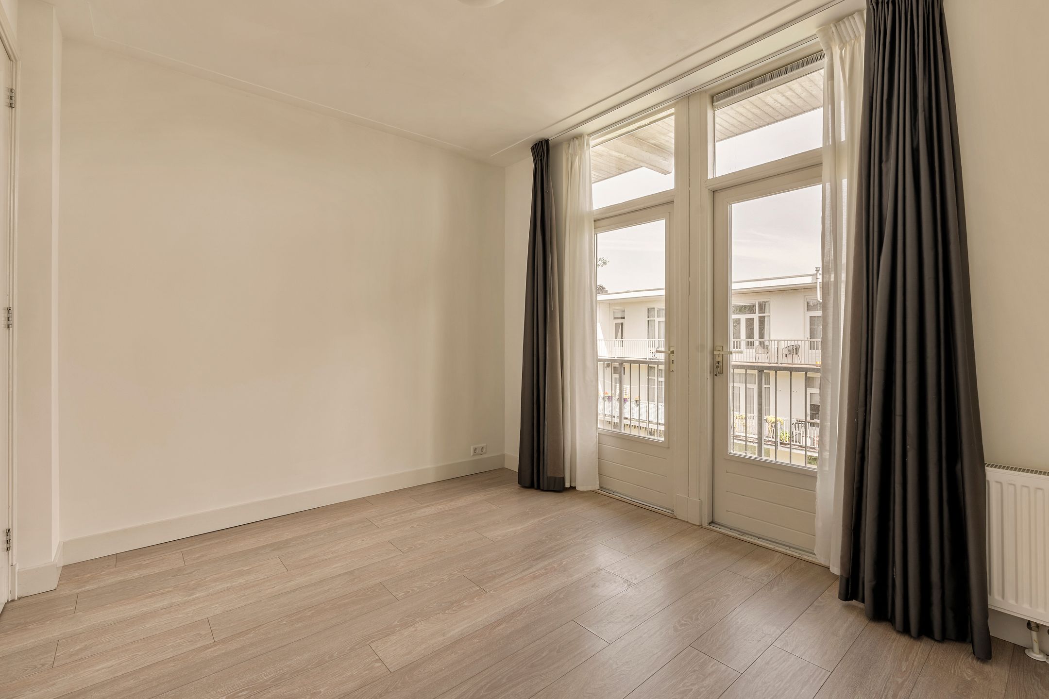 Photo 9 of Van Spilbergenstraat 136-3