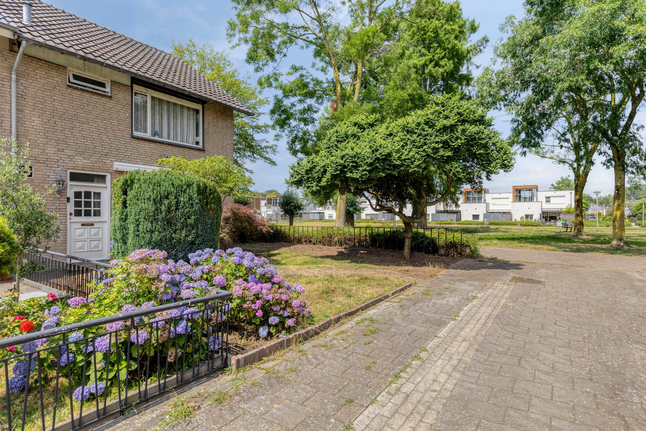 Photo 42 of Baritonstraat 61