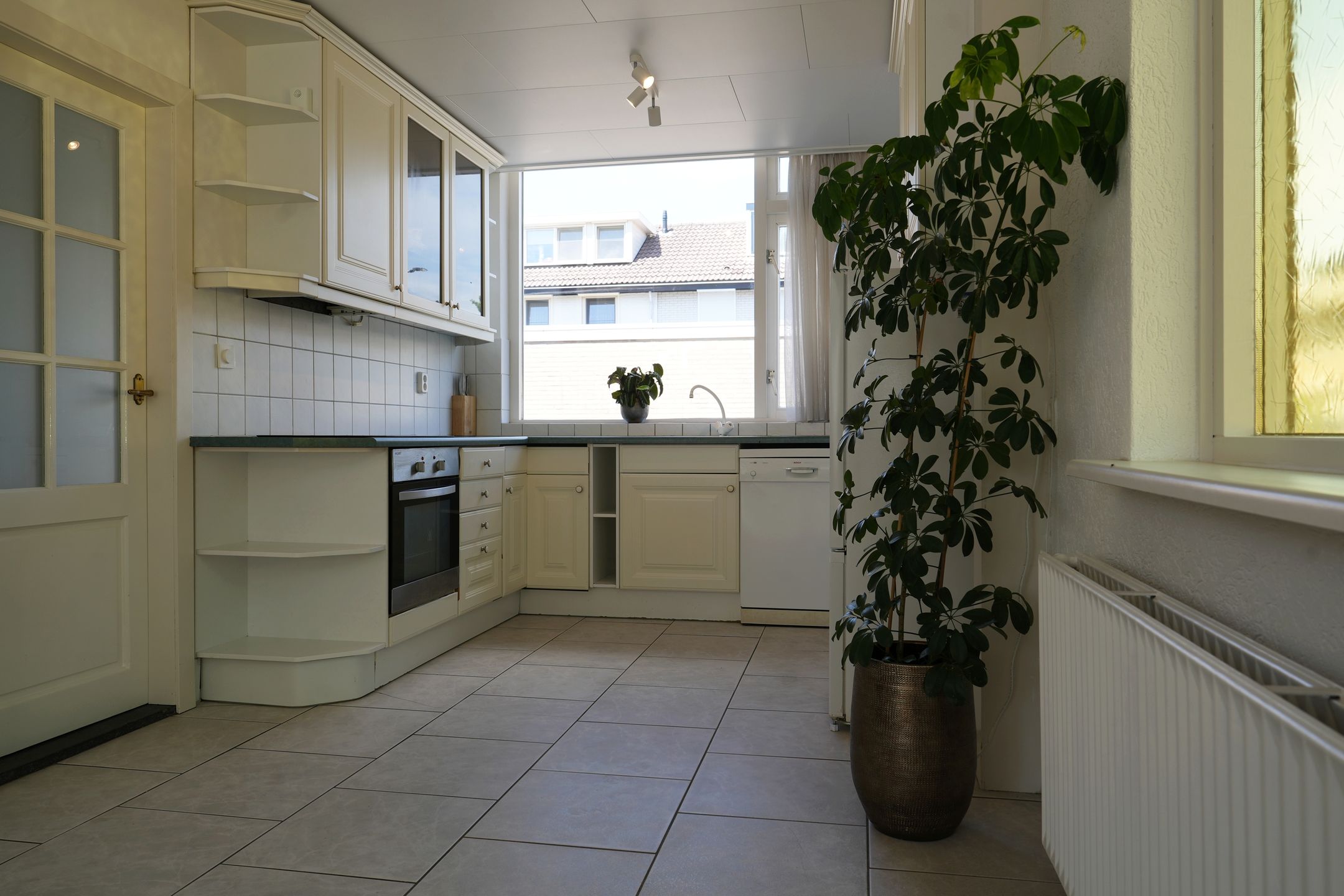 Photo 15 of Van de Zwaluwestraat 1
