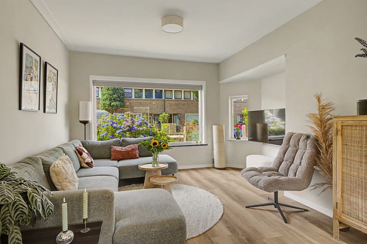Tussenwoning te koop: Minister A.S. Talmalaan 18, Bussum