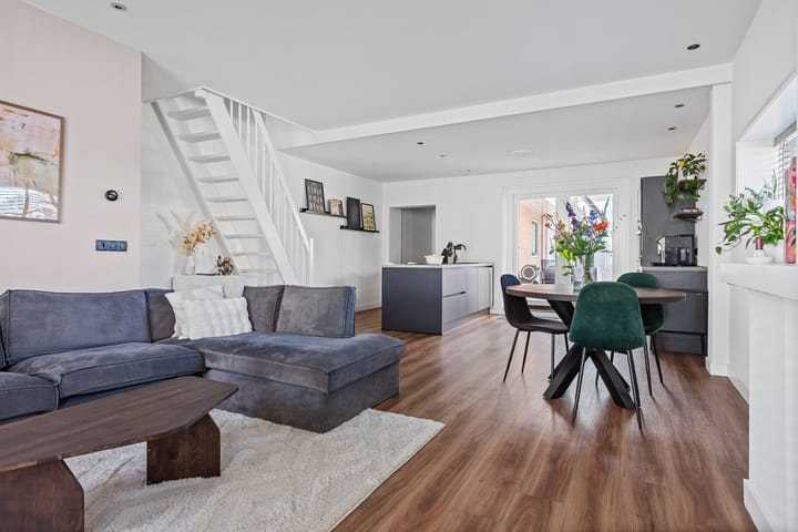 Photo 2 of Looxmastraat 28