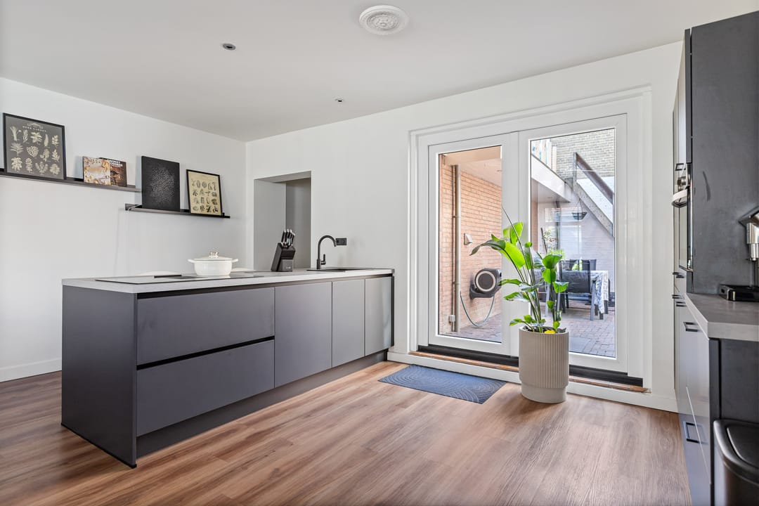 Photo 17 of Looxmastraat 28