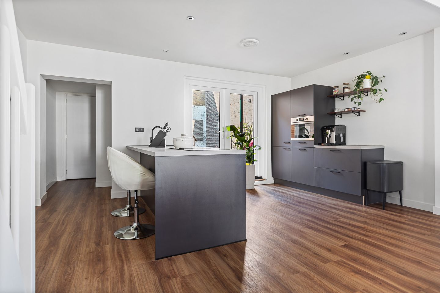 Photo 14 of Looxmastraat 28