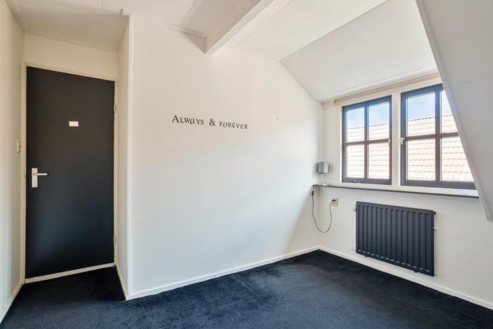 Hoekwoning te koop: Ooievaarstraat 40, Deventer