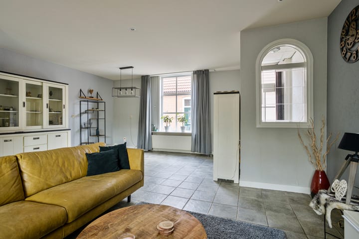 Hoekwoning te koop: Ooievaarstraat 40, Deventer
