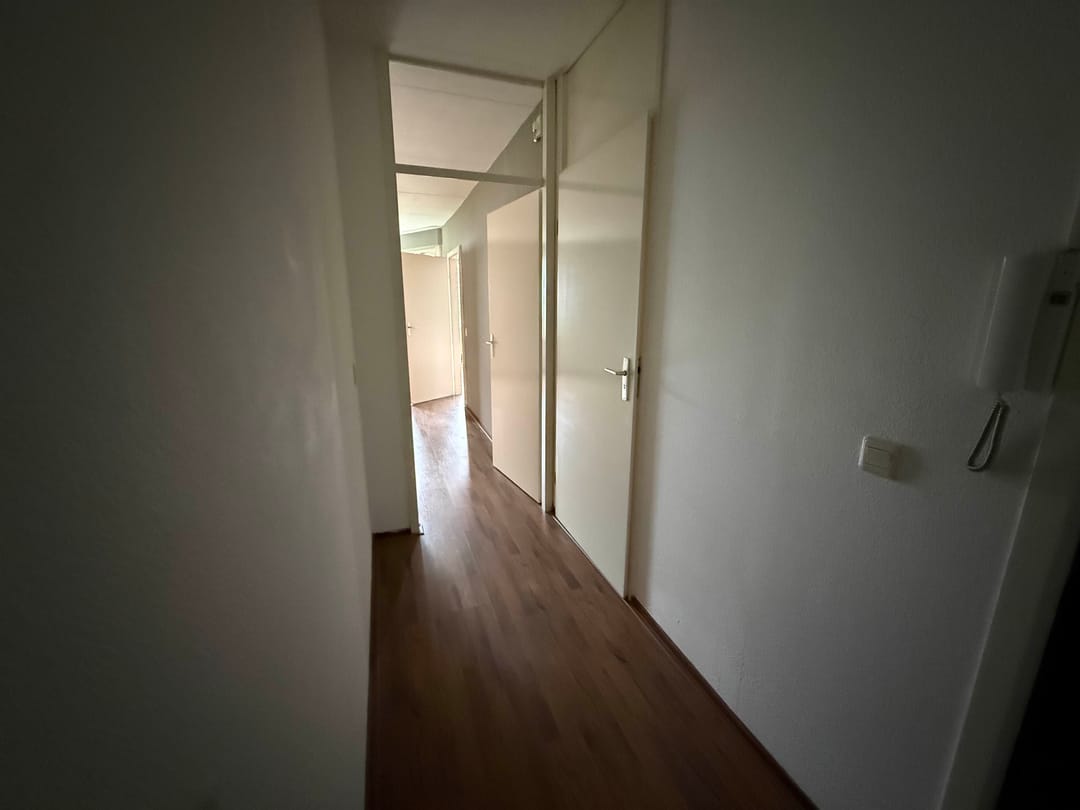 Photo 2 of Prins Bernhardstraat 1-F078