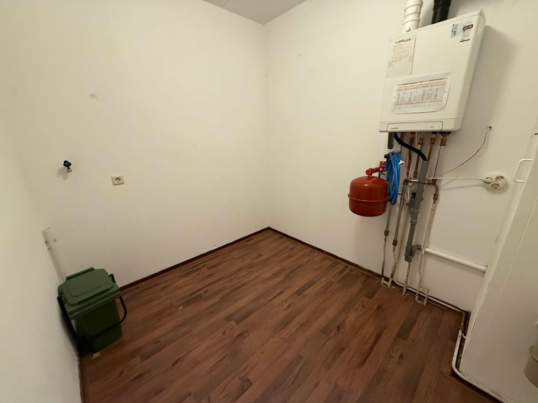 Photo 11 of Prins Bernhardstraat 1-F078