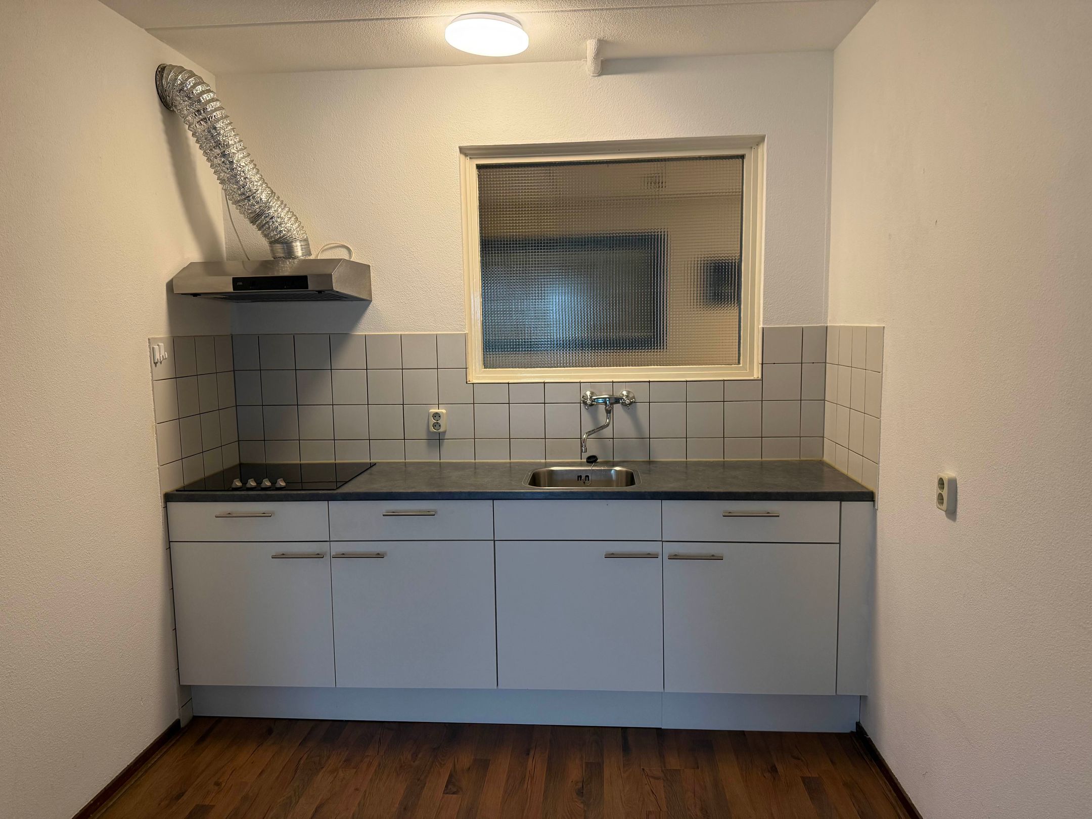 Photo 6 of Prins Bernhardstraat 1-F078