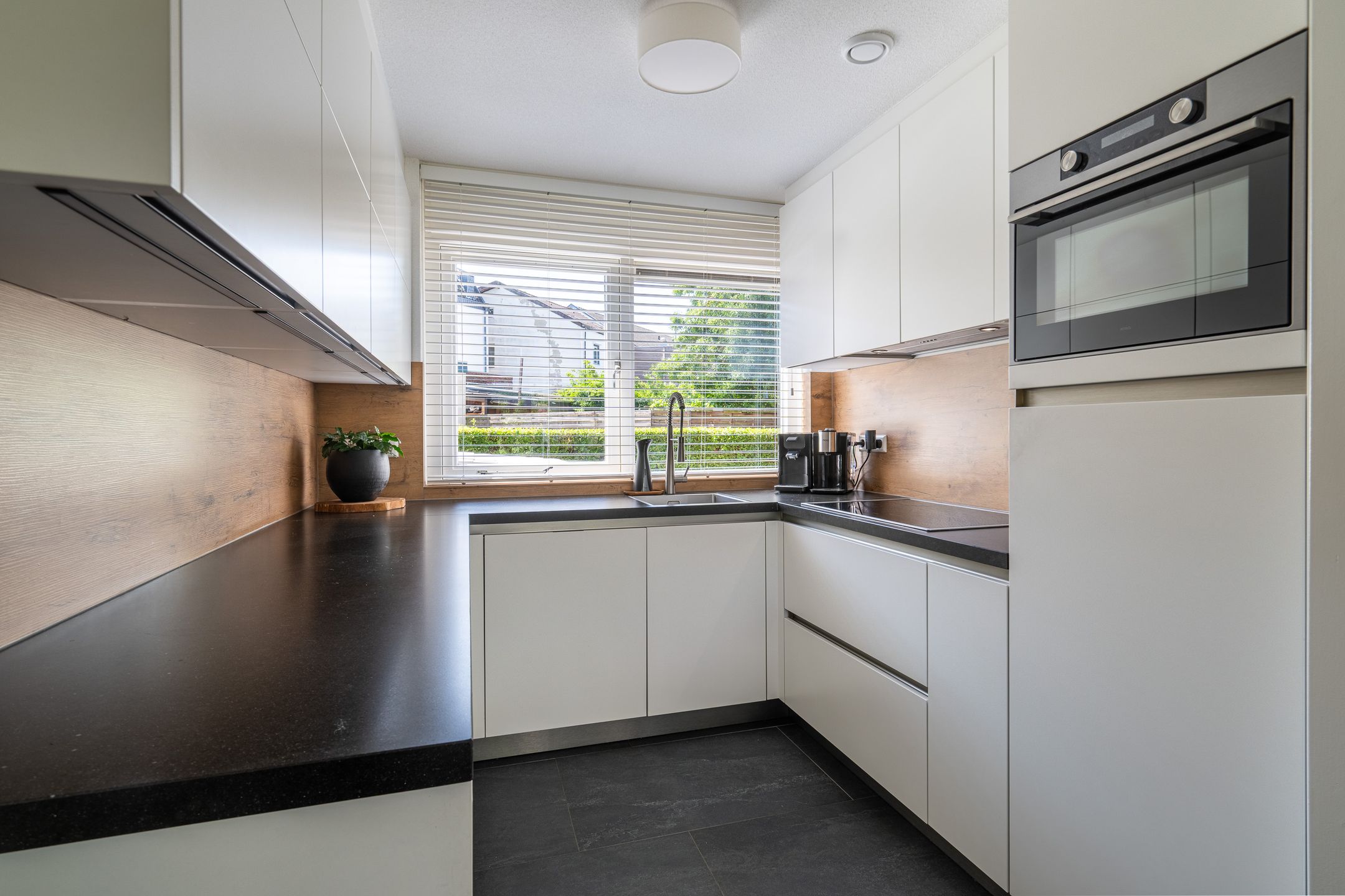 Photo 9 of Voortstraat 4-A