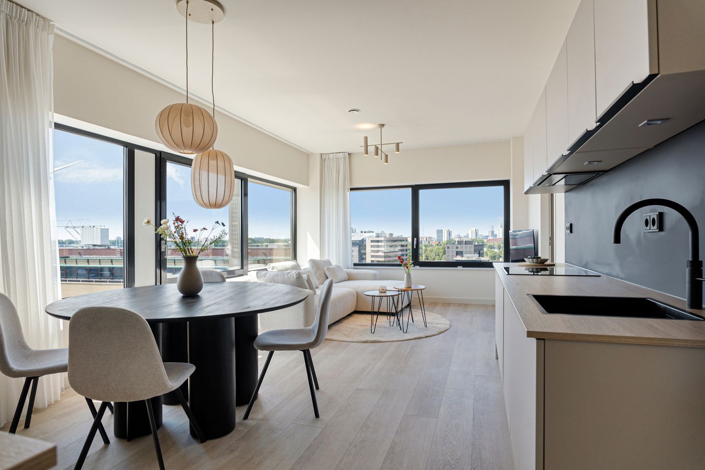 Foto 1 van Rivium 1e straat 69-J