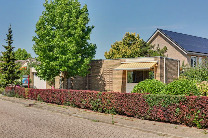 Vrijstaande woning te koop: Vestalaan 2, Rockanje