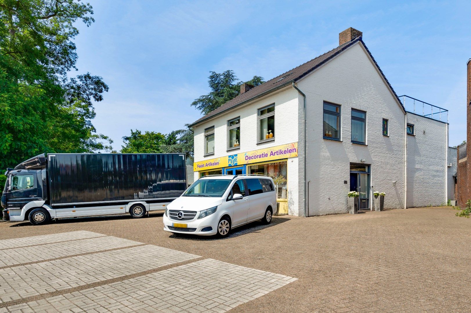 Burg. Van Houtstraat 47 