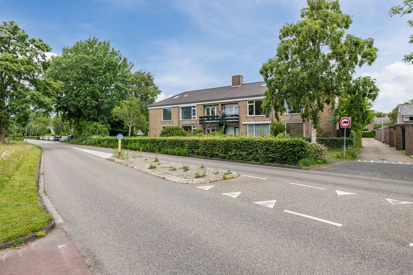 Foto 40 van Van Blaaderenweg 11