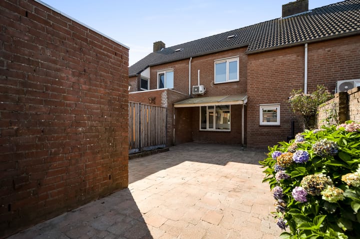 Photo 2 of Laurierstraat 61