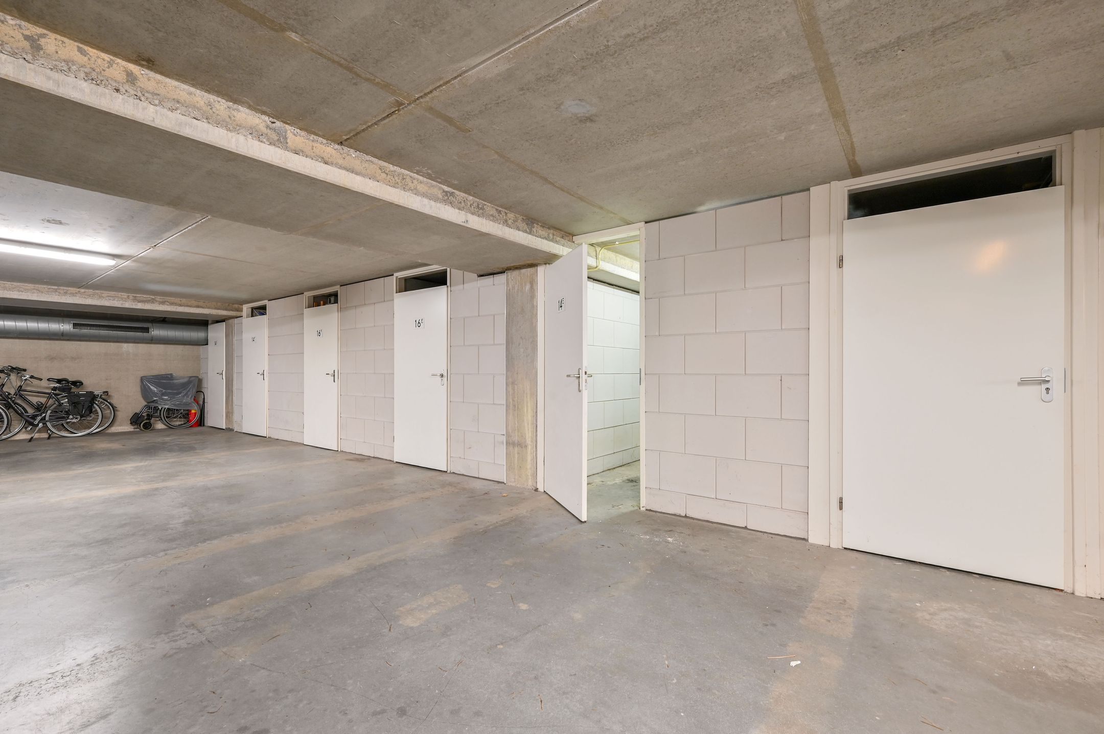 Photo 27 of Molenstraat 14-E
