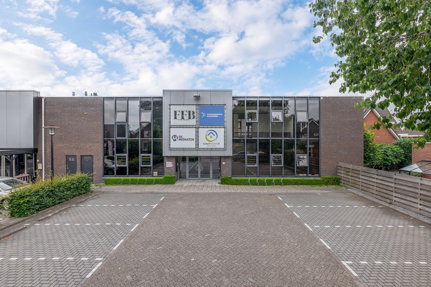 Bekijk foto 2 van Dorpstraat 120