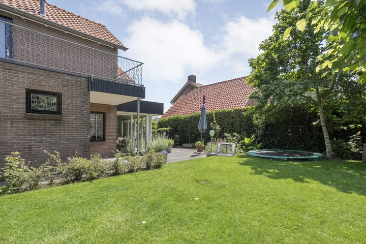 Photo 4 of Prins Bernhardstraat 8