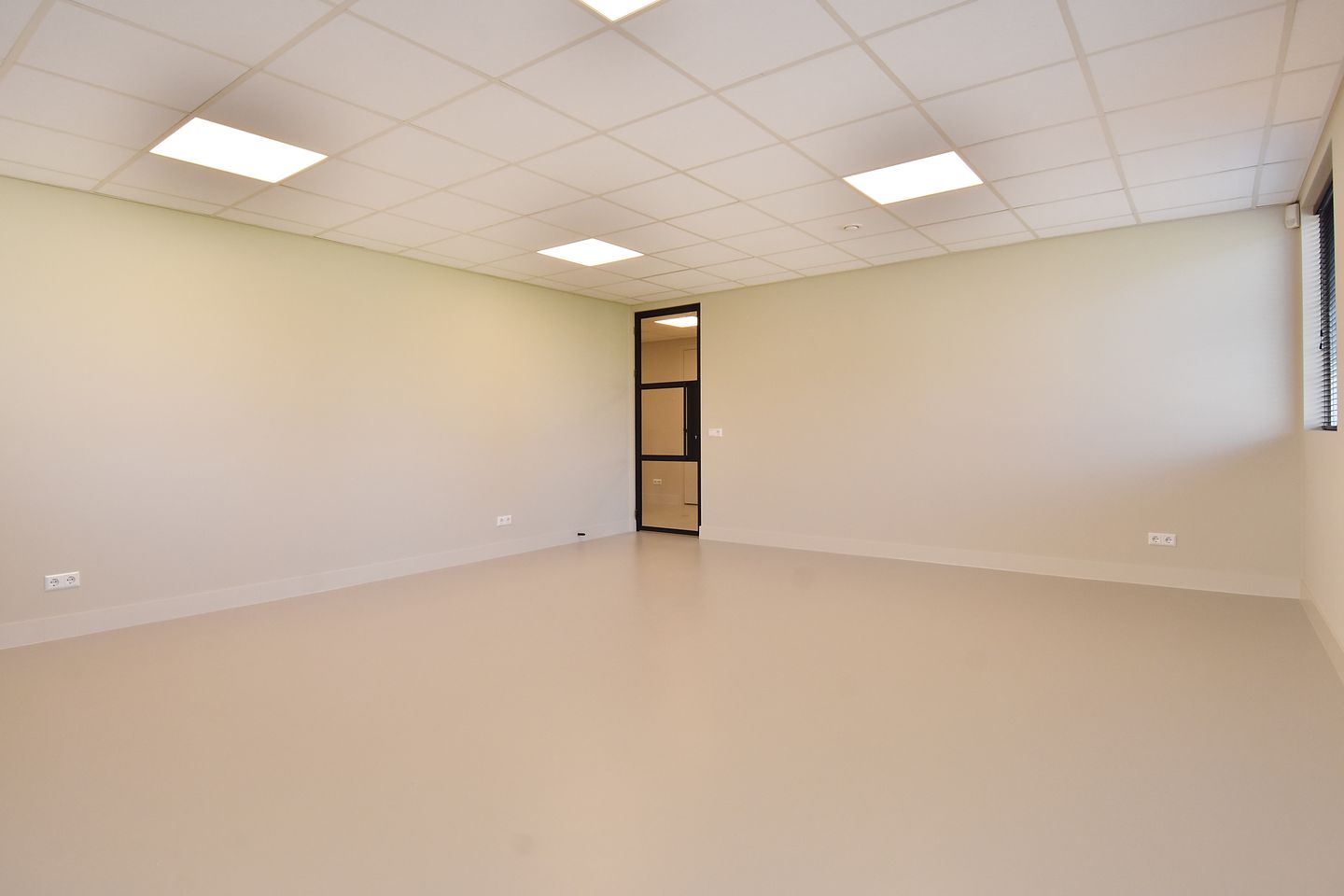 Bekijk foto 3 van Turfschipper 38