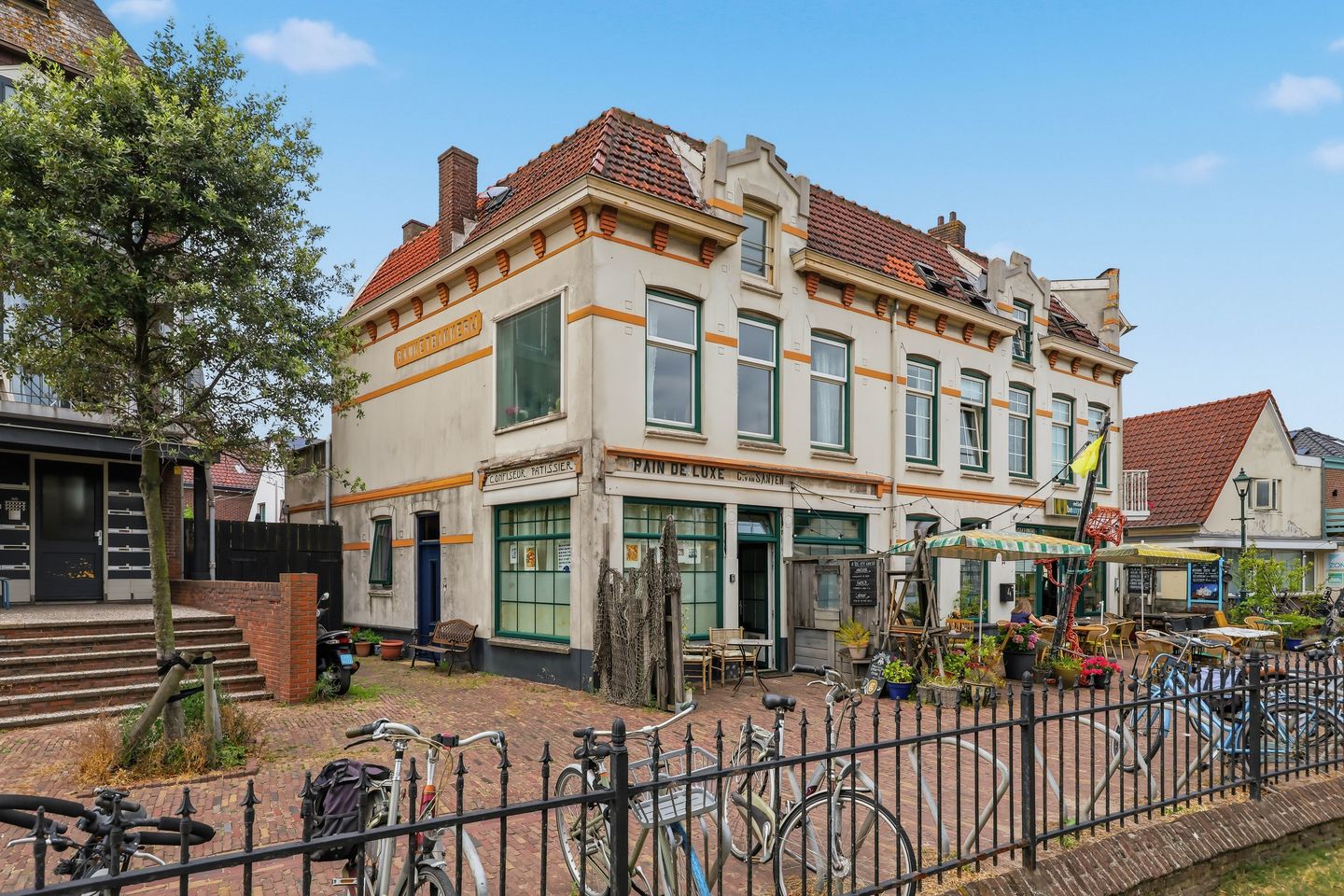 Photo 35 of Voorstraat 2