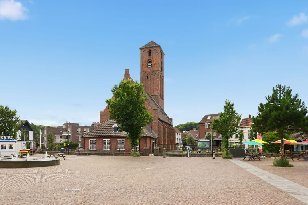 Photo 32 of Voorstraat 2