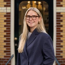 Ynez van Sierenberg de Boer - Commercieel Medewerker